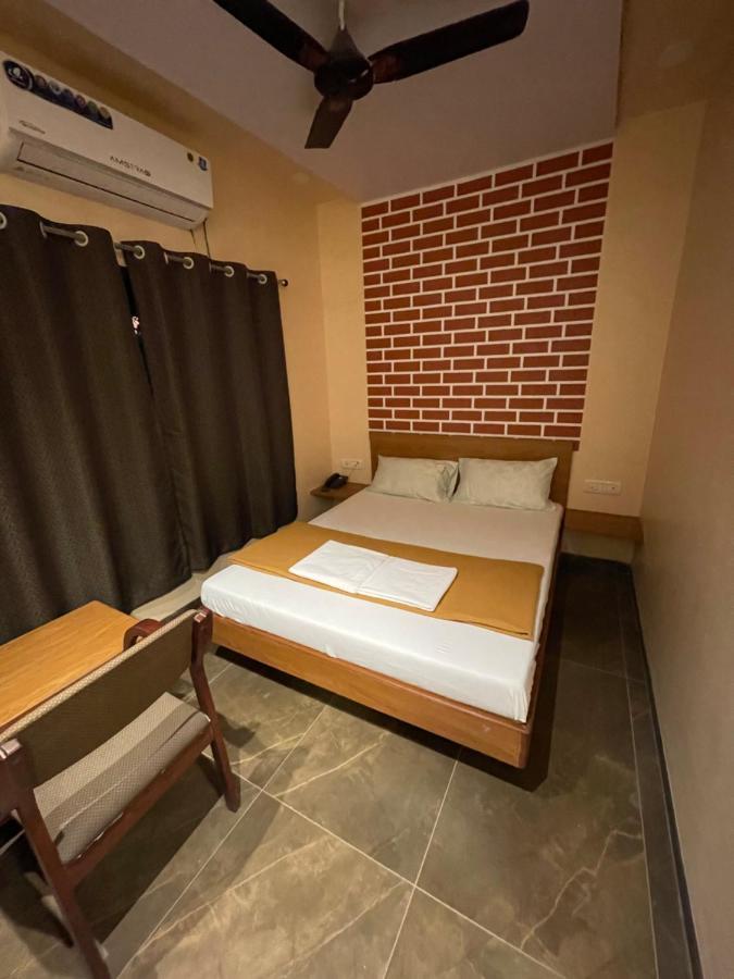 Hotel Vardhan Silvassa Εξωτερικό φωτογραφία