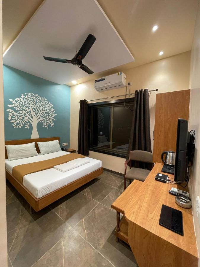 Hotel Vardhan Silvassa Εξωτερικό φωτογραφία
