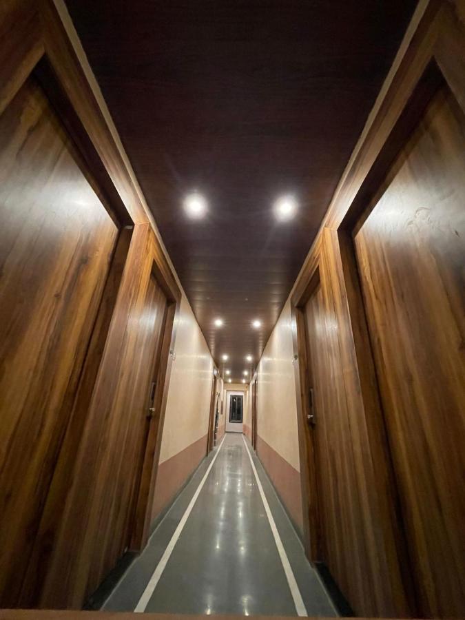 Hotel Vardhan Silvassa Εξωτερικό φωτογραφία